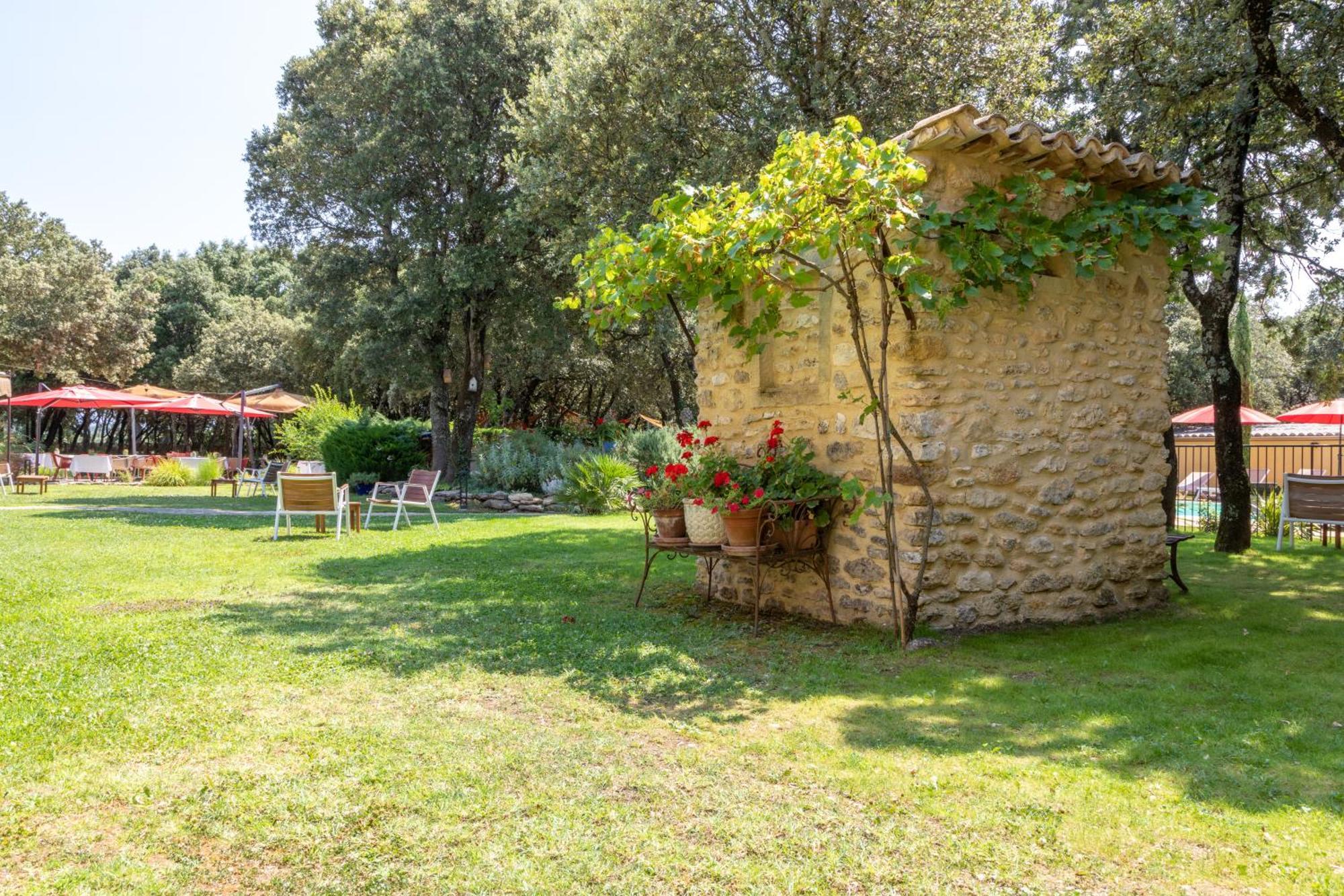 Logis La Bastide De Grignan Hotel & Restaurant "La Chenaie" Kültér fotó